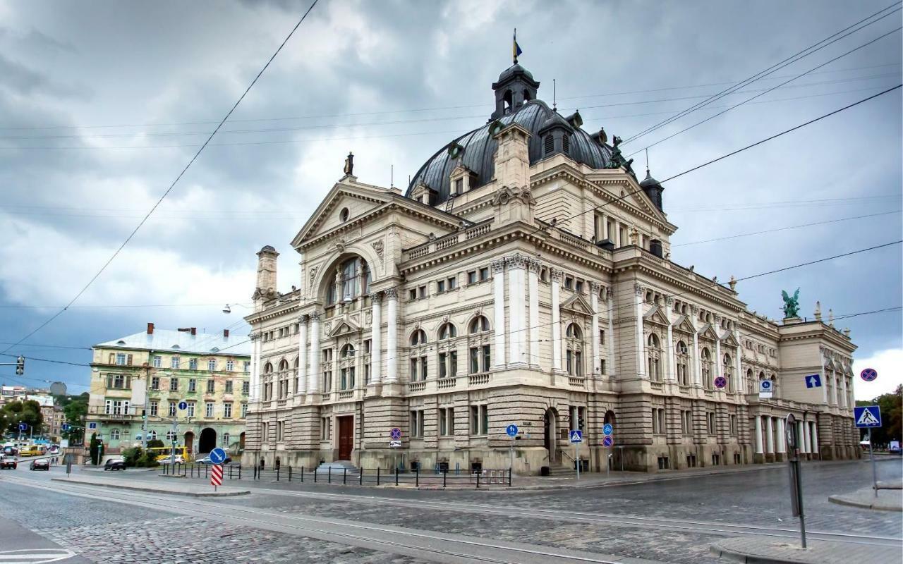 Апартаменти для пари в центральній частині Львова Экстерьер фото